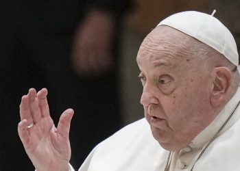 El papa sigue tratamiento sin ventilación mecánica, tras las insuficiencias respiratorias