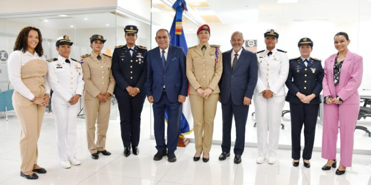 Seis mujeres militares afirman existe equidad en las FF.AA.