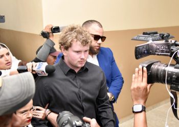 Joshua Steven Riibe solicitó un duplicado de pasaporte a Embajada para retornar a Estados Unidos