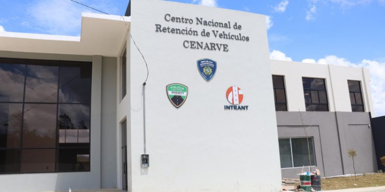 Centro de Retención Nacional de Vehículos inicia operaciones antes de inaugurado