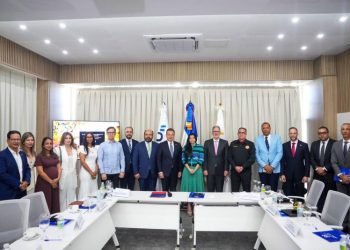 Refuerzan acciones contra el comercio ilícito y lanzan nuevas iniciativas para este 2025