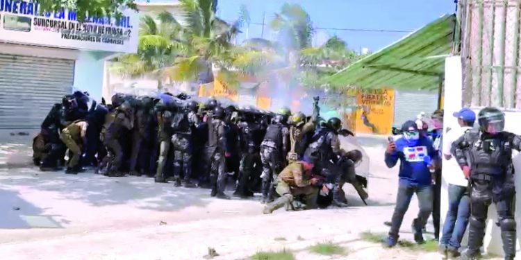 Disturbios matizaron el cierre de la marcha en Hoyo de Friusa