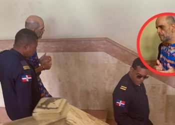 Aplazan medida de coerción contra hombre acusado de estrangular a su madre en Santiago