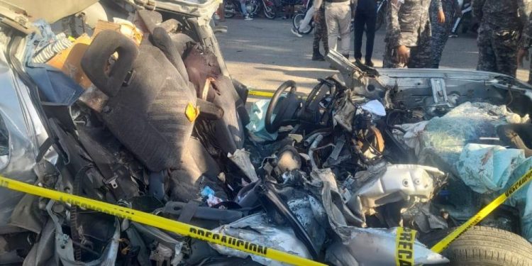 Dos fallecidos y ocho heridos durante accidente múltiple en la provincia Puerto Plata