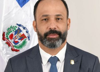 Diputado Robinson Santos propone aumentar a 15 mil pesos mensuales cobertura medicamentos ambulatorios