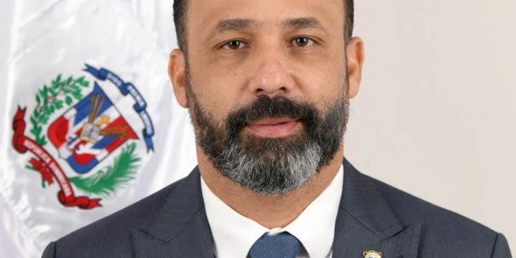 Diputado Robinson Santos propone aumentar a 15 mil pesos mensuales cobertura medicamentos ambulatorios