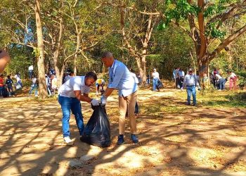 Coraasan realiza jornada de recogida de desechos sólidos en el marco del Día Mundial del Agua y de los Bosques"