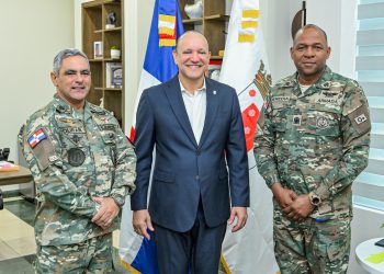 Alcalde Ulises Rodríguez respalda edición 52 del torneo atlético de las Fuerzas Armadas y la Policía Nacional en Santiago