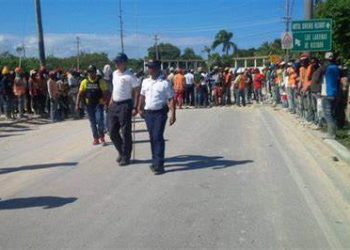 Obreros haitianos se rebelan en construcción de Uvero Alto, Punta Cana