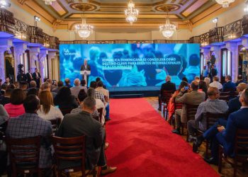 Abinader espera que Trump exonere el 10% de arancel impuesto al país