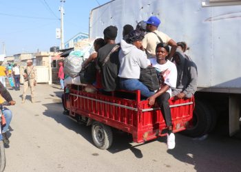 Soldados arrecian los controles y vigilancia en el mercado fronterizo de Pedernales