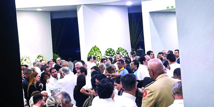 Velan en Santiago los restos de Eduardo Guarionex Estrella Cruz, hijo del ministro de Obras Pùblicas