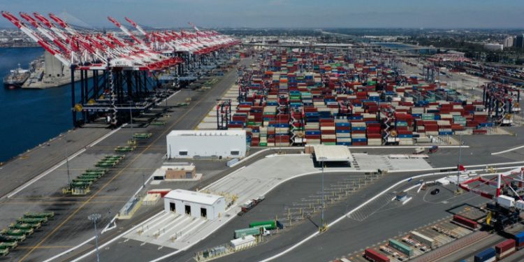 EE.UU. y China libran tenaz duelo comercial