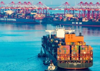 Economista advierte déficit comercial es una presión para la deuda