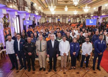 Abinader admite "vacíos legales" para la supervisión de obras del sector privado