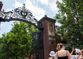 Universidad de Harvard rechaza las exigencias de Donald Trump