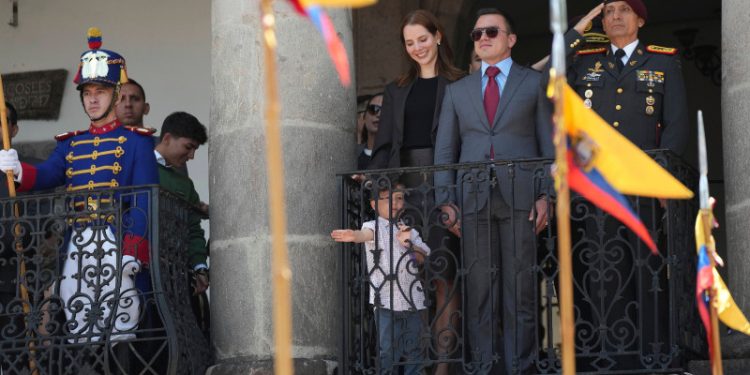 Daniel Noboa se reelige con el uso de recursos públicos