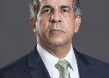 Antonio Espaillat no ha transferido sus bienes, dice abogado