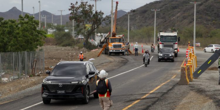 Habilitan la vía Circunvalación de Baní por asueto