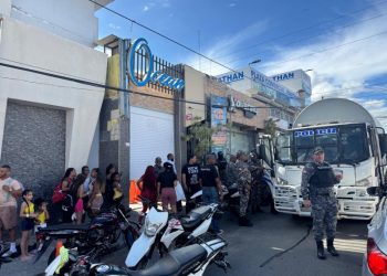 Agentes de la policía cierran discoteca de Cristo Rey 