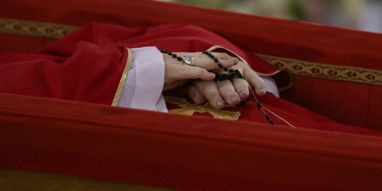 El funeral del papa Francisco será el 26 de abril en la plaza de San Pedro