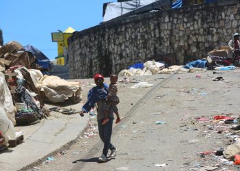 Desplazan a más de 50,000 personas en el centro de Haití en solo dos semanas, dice la ONU