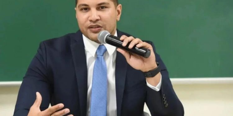 Francisco Franco Soto: De aspirar al Tribunal Constitucional a ser miembro de la Cámara de Cuentas