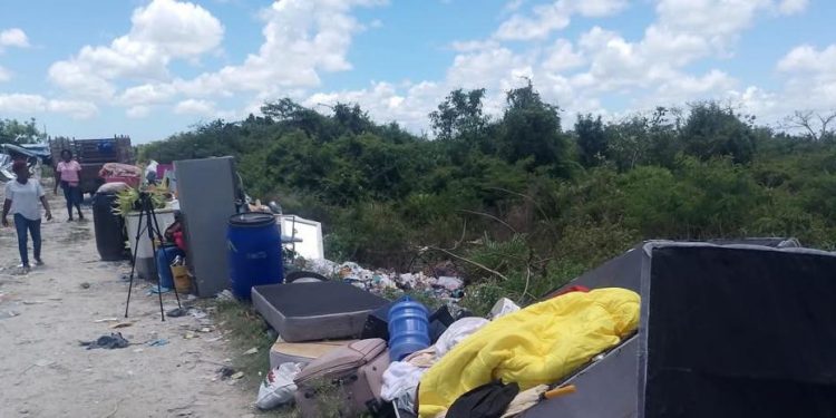 Mata Mosquito llega a su final como asentamiento ilegal de haitianos