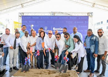 Alcaldía de Santiago inicia construcción de techado y cancha en Rafey