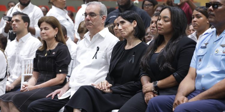 Presidente Abinader asistió este domingo a misa en Polideportivo de Haina en memoria de todos los fallecidos en tragedia de discoteca Jet Set.