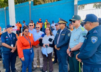 Gobernadora Rosa Santos y autoridades realizan tradicional carreteo en Santiago