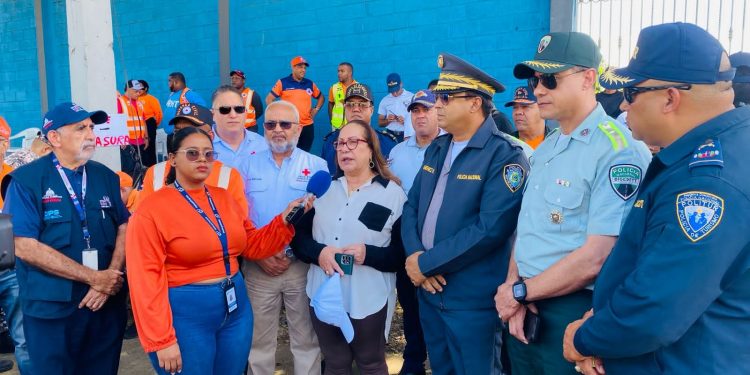 Gobernadora Rosa Santos y autoridades realizan tradicional carreteo en Santiago