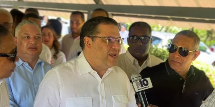 Yayo Sanz en La Vega: destaca proyección del FMI sobre el crecimiento económico de República Dominicana
