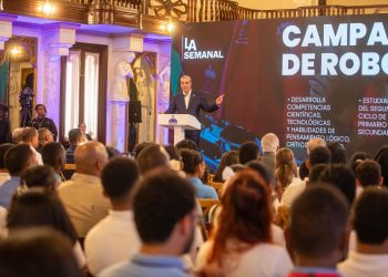 Presidente Abinader destaca conquistas de estudiantes dominicanos en competencias de ciencia, tecnología, ingeniería, arte y matemáticas