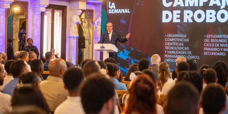 Presidente Abinader destaca conquistas de estudiantes dominicanos en competencias de ciencia, tecnología, ingeniería, arte y matemáticas