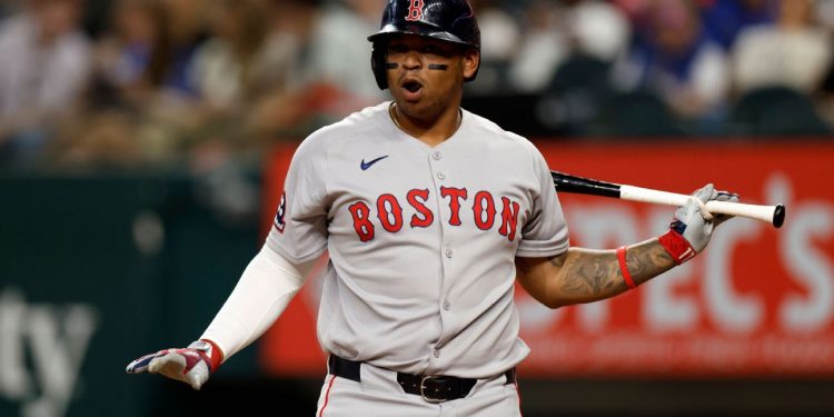 Rafael Devers y su difícil adaptación tras cambio de posición en Boston