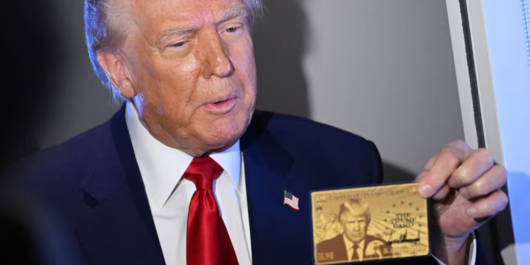 Trump presenta primera «visa de oro» de 5 millones de dólares