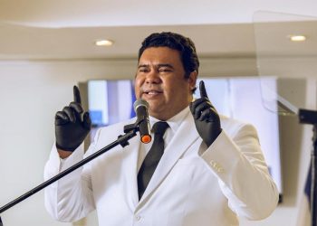 Cholitín retira el proyecto de ley sobre discurso de odio