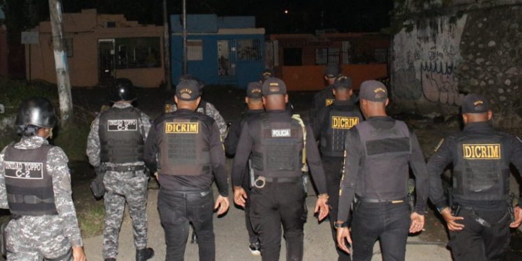 Policía rescata mujer que fue secuestrada en Herrera; dos de los captores fueron abatidos