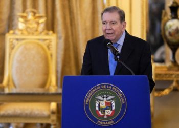 Edmundo González llama a enfrentar el autoritarismo en Venezuela