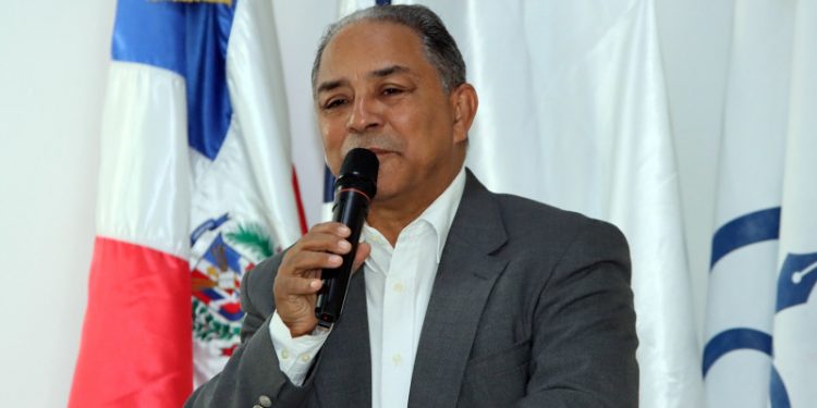 Colegio de Periodistas califica de "chantaje" amenaza de censura digital a LISTÍN DIARIO