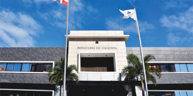 Comisión del Senado presentará informe favorable a fusión de Hacienda y Economía