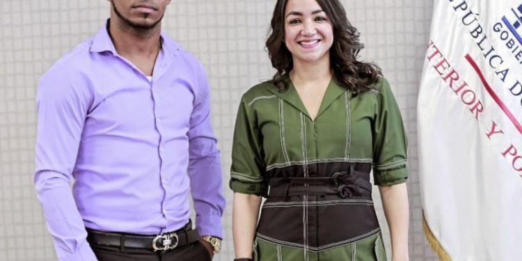 Faride se reúne con dueño de barbería donde intervino la Policía; dice le pidió excusas