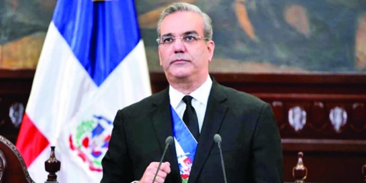 Abinader convoca a ex presidentes a cumbre en Palacio