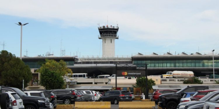 Migración informa fue solucionada falla en la terminal B del AILA