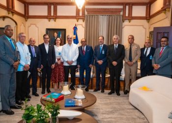 Observatorio de Políticas Migratorias se reúne con el presidente Abinader