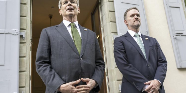 EE.UU. y China acuerdan "revertir" guerra comercial en un acercamiento inédito