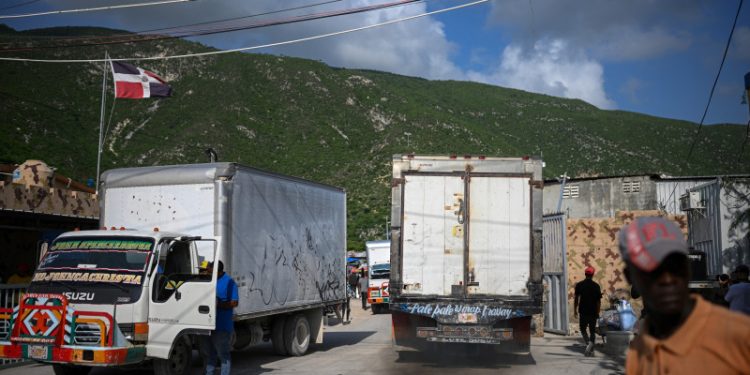 Haití restringe ingreso de mercancías por la frontera