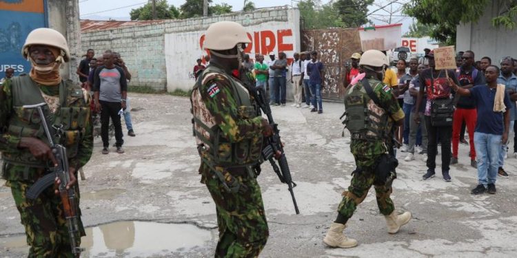 Soldados de Kenia se sienten frustrados en su misión