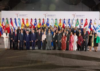 Abinader recibe declaración de XXII Cumbre Judicial